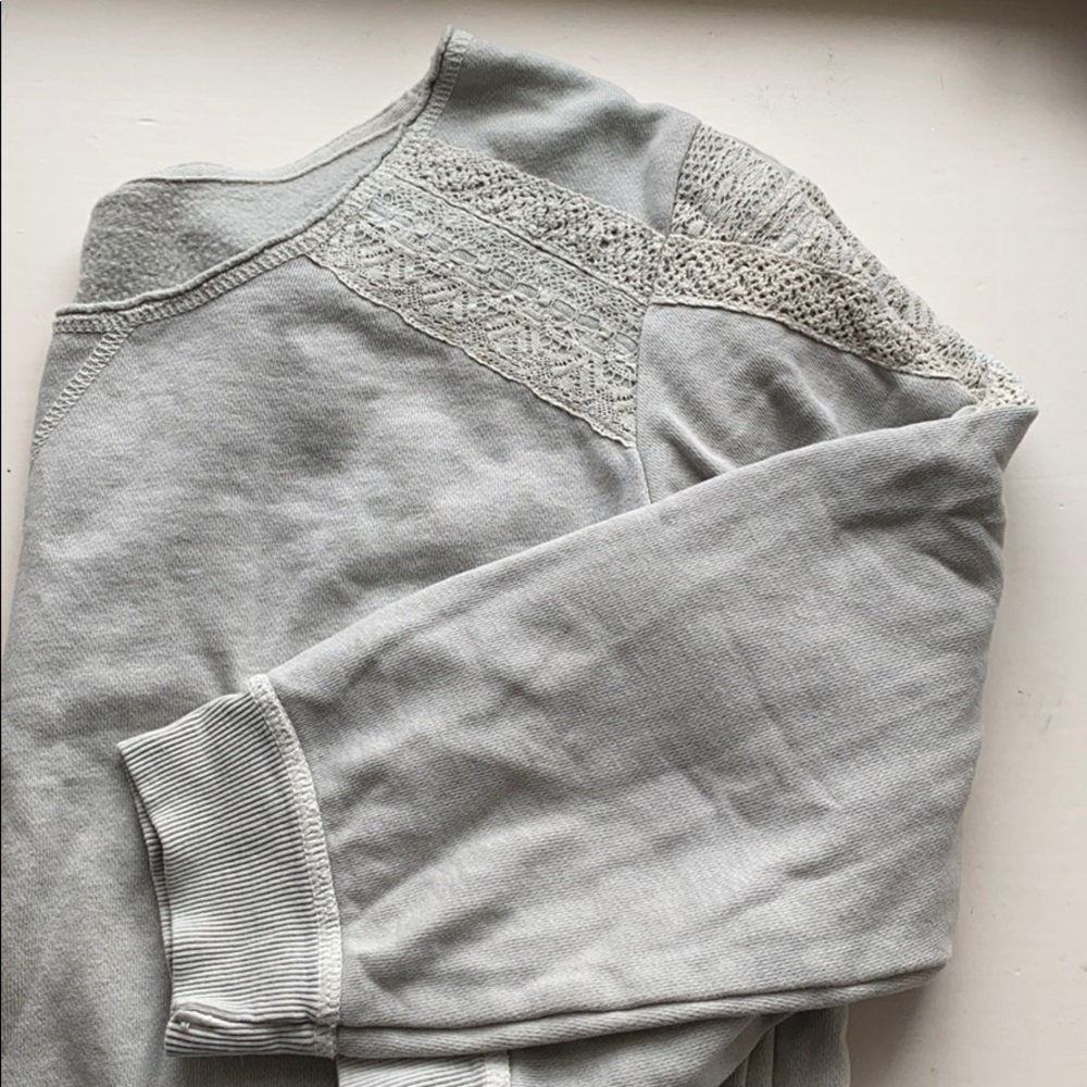 Gray sweatshirt with lace detail